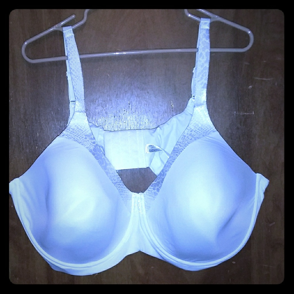NWOT 54 DD White Detailed Underwire Bra
